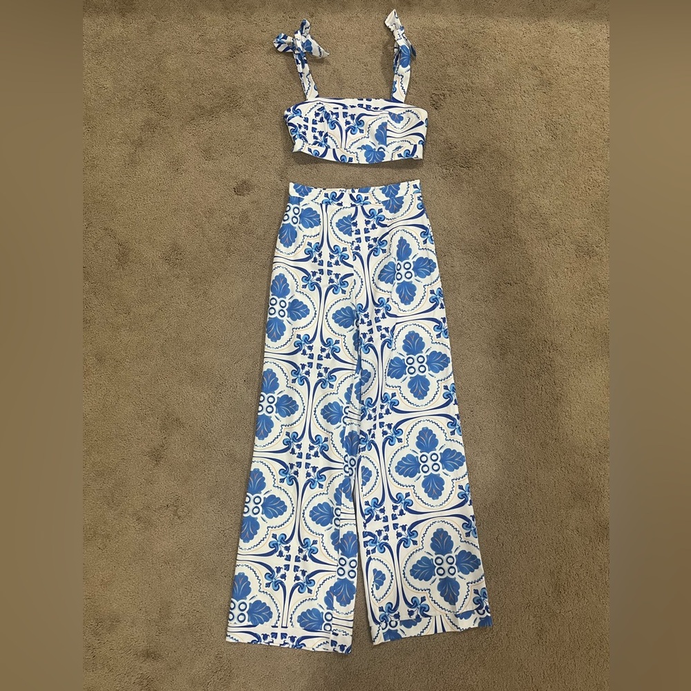 Two piece set